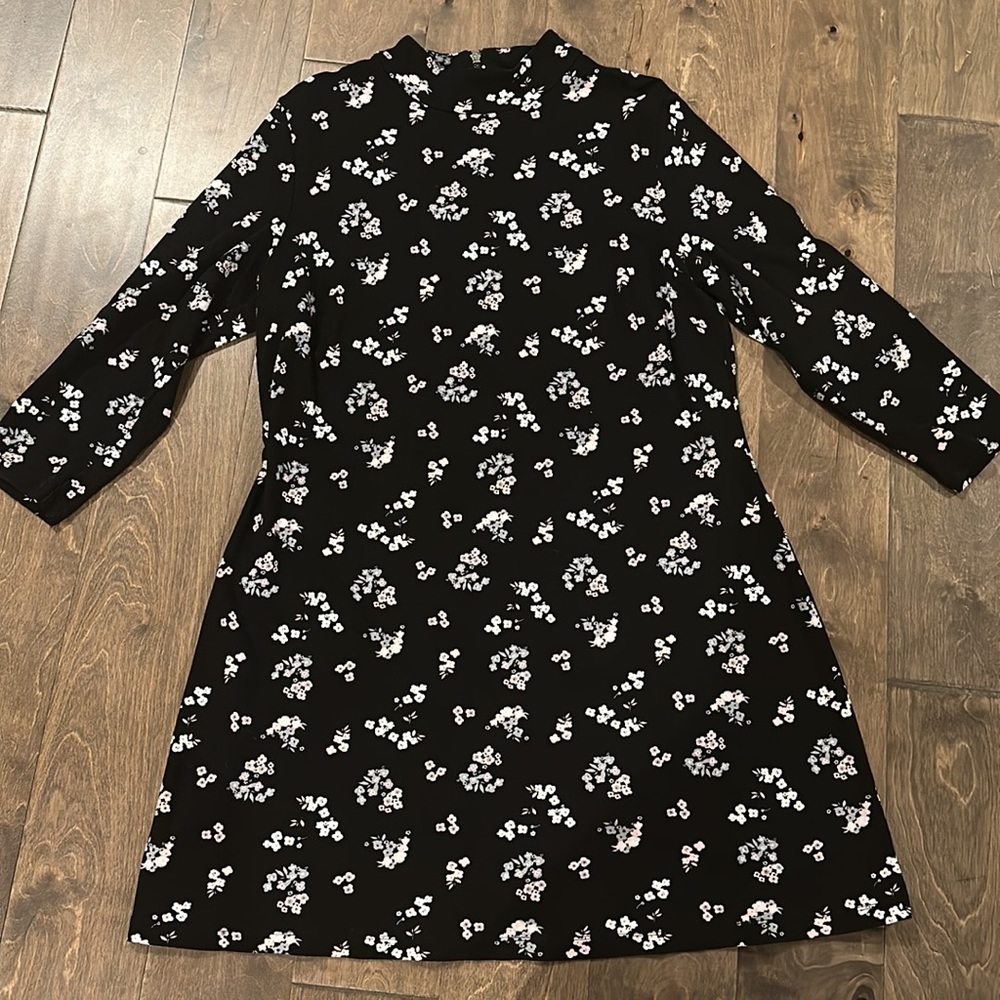 Kari Blue Curvy Black Floral mock neck 3/4 sleeve dress
